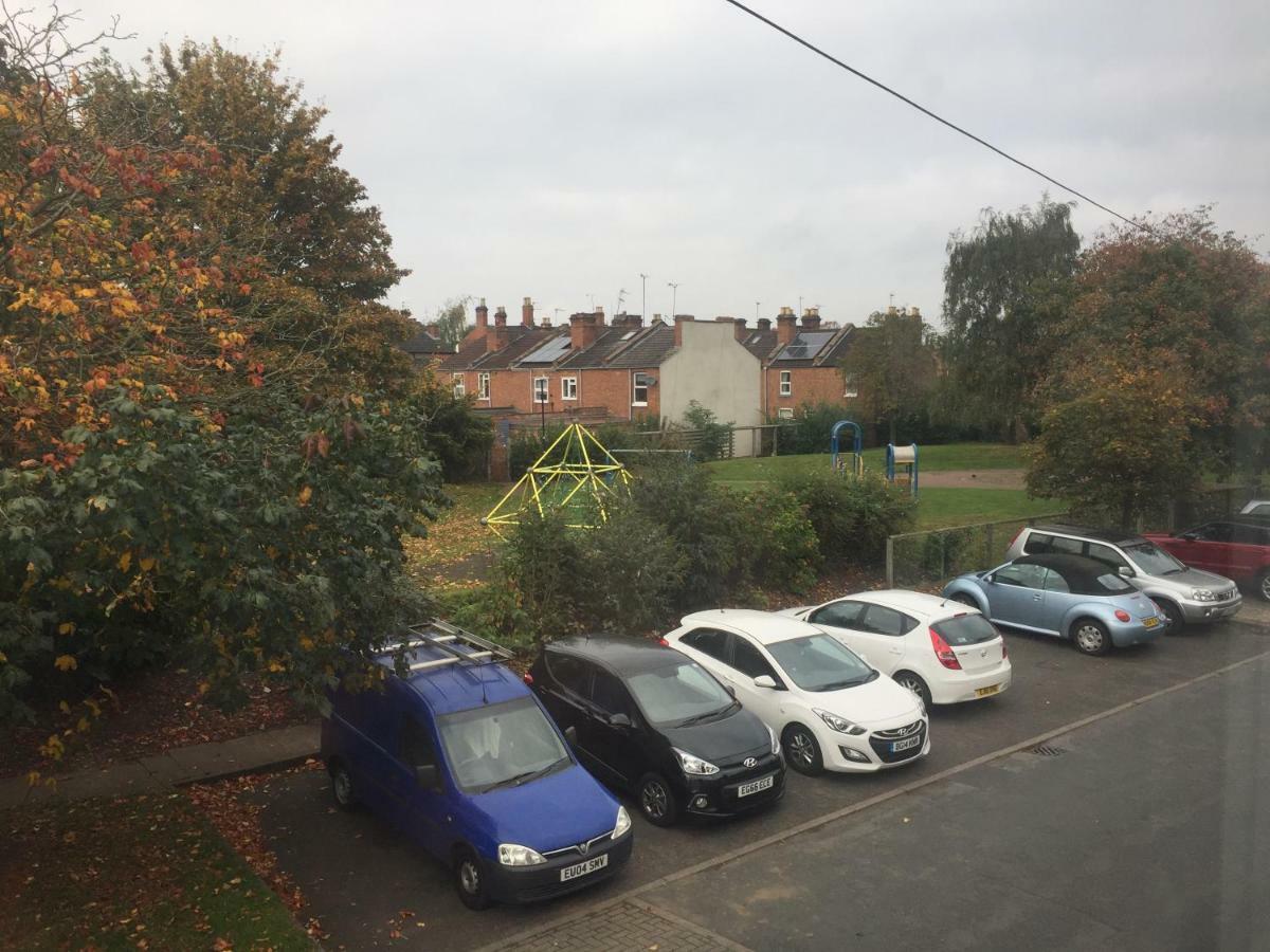 Well Presented 2 Bedroom House - Sleeps Four Leamington Spa Extérieur photo