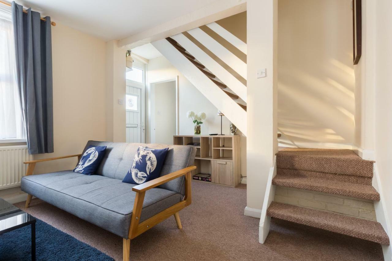 Well Presented 2 Bedroom House - Sleeps Four Leamington Spa Extérieur photo