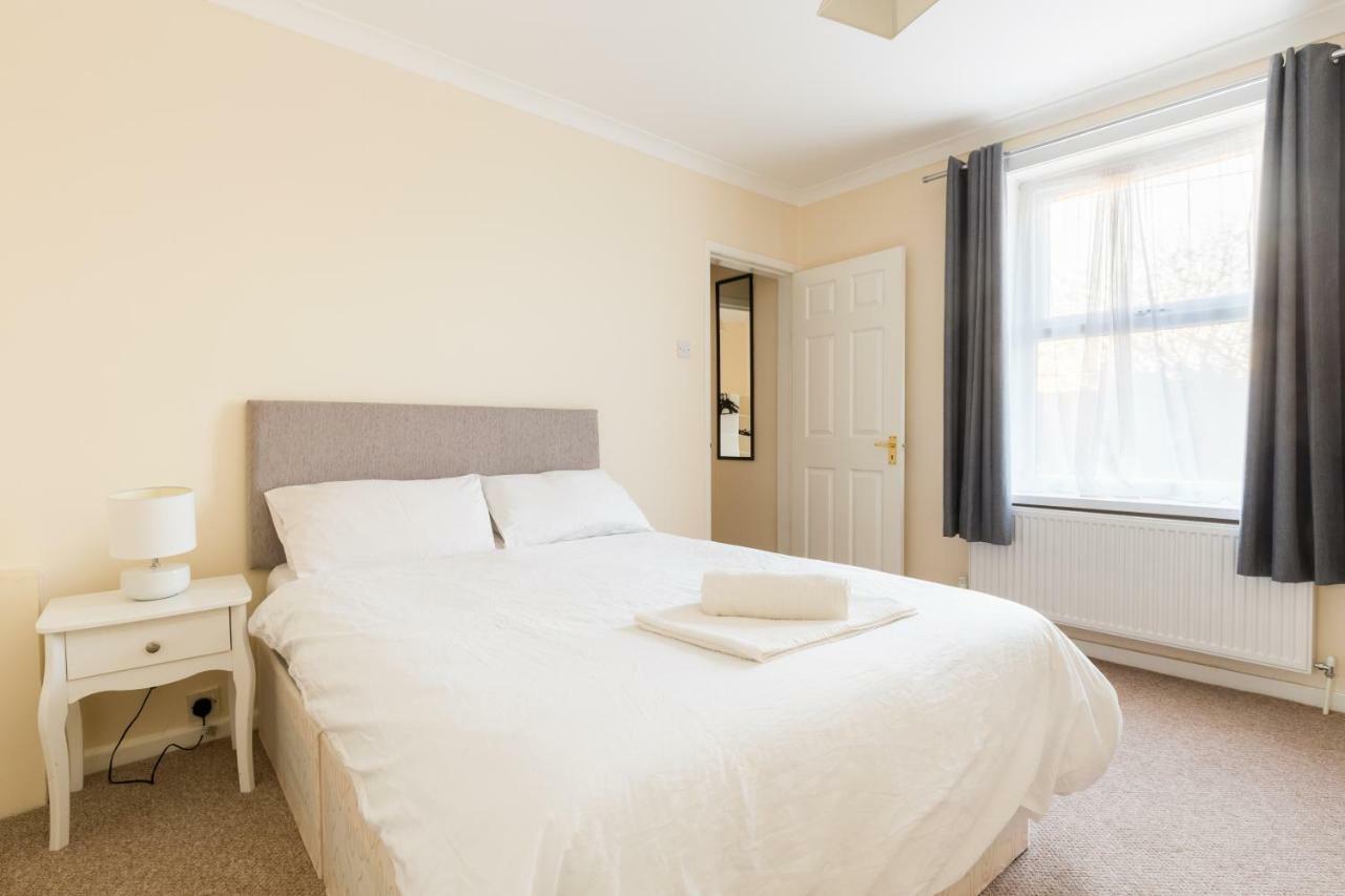 Well Presented 2 Bedroom House - Sleeps Four Leamington Spa Extérieur photo