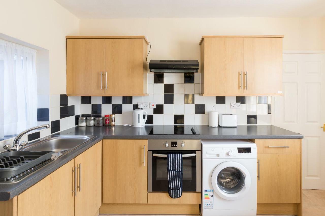 Well Presented 2 Bedroom House - Sleeps Four Leamington Spa Extérieur photo