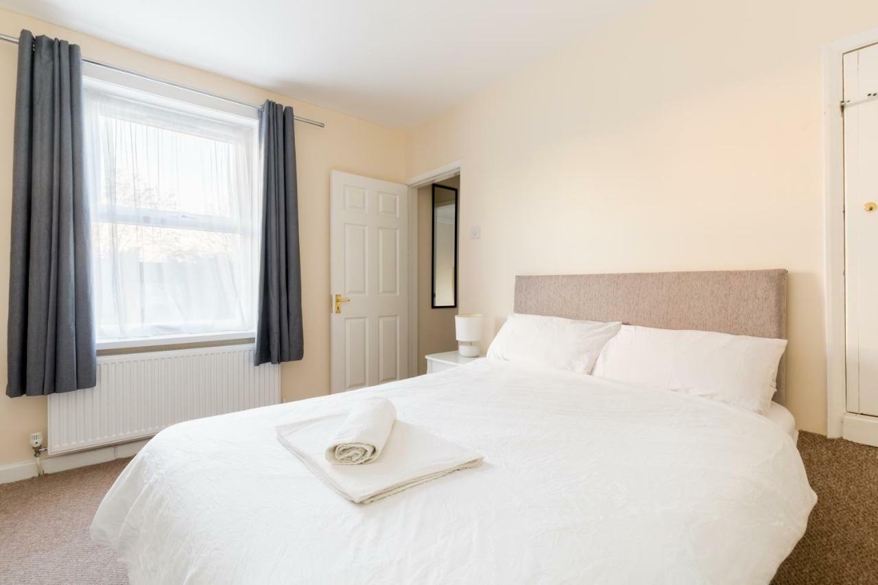 Well Presented 2 Bedroom House - Sleeps Four Leamington Spa Extérieur photo