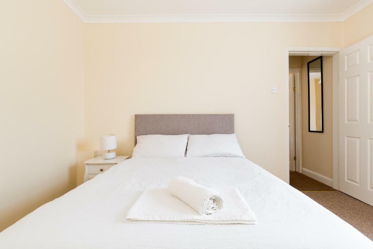 Well Presented 2 Bedroom House - Sleeps Four Leamington Spa Extérieur photo