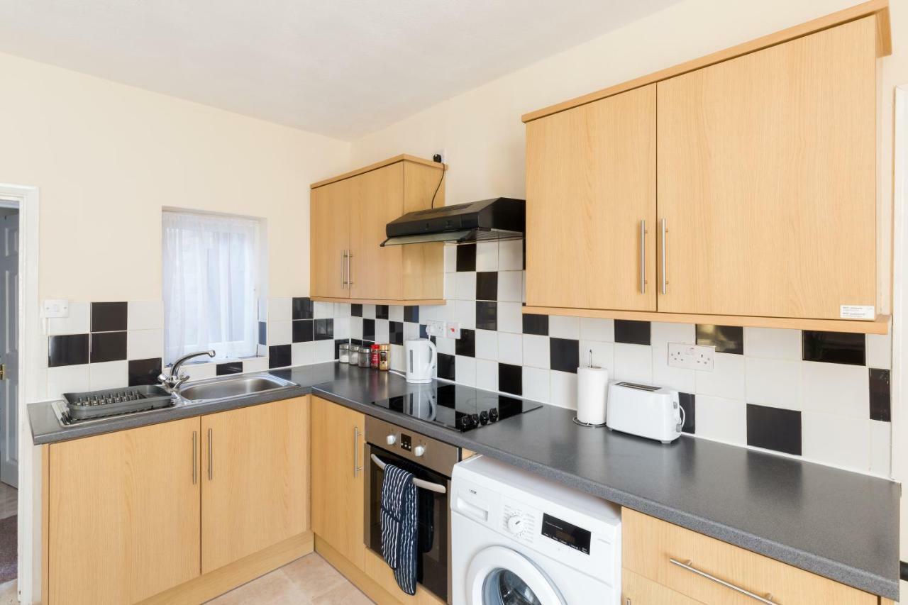Well Presented 2 Bedroom House - Sleeps Four Leamington Spa Extérieur photo